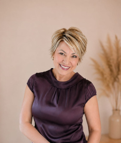 Sabine — Consultante